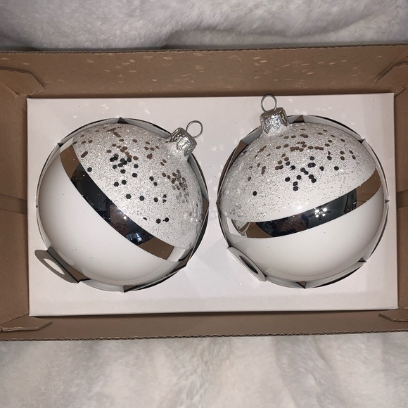 Hand Made Vitbis Silver Glitter Glass Ornaments - Picture 2 of 3